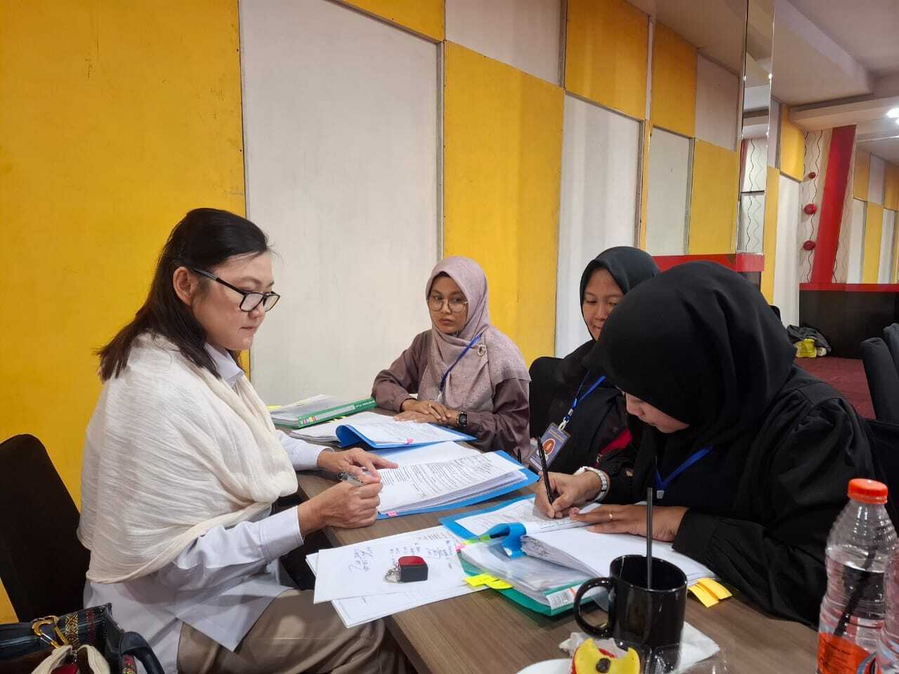 Perkuat Mutu Sertifikasi, Direktur LSP-P1 UNU Blitar Ikuti Pelatihan Kompetensi dan Sertifikasi Ulang di Surabaya